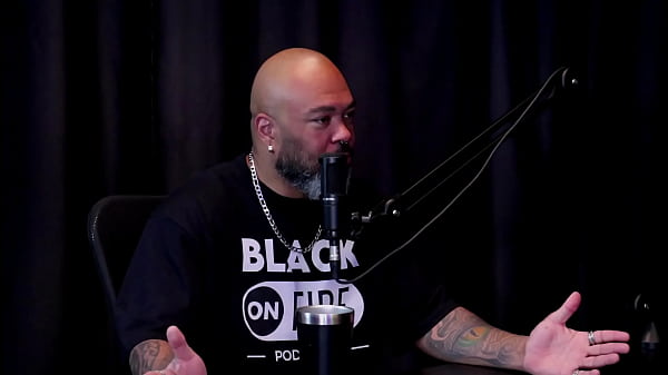 Se sentiu estranho no começo após os atendimentos, conheceu uma criadora na sauna, tiveram que mesclar pra não ter somente gays, e foi assaltado – Gabriell Rios (WATCH ON: SHEER/RED)