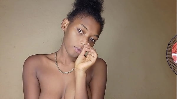 Beautiful solo teen masturbate